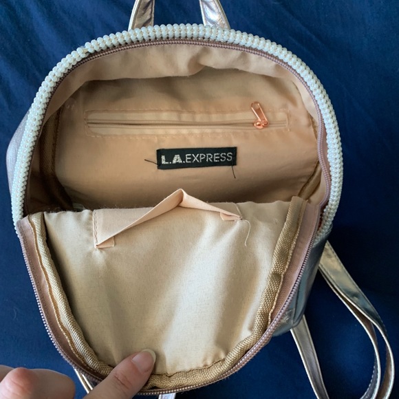 💀 Rose Gold Mini Backpack - Picture 3 of 6